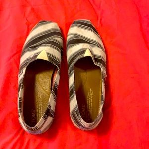 Toms black stripped alpargatas M8 W10